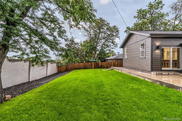 3091 S Holly Place, Denver, CO 80222