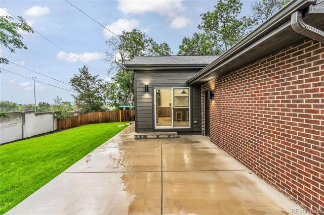 3091 S Holly Place, Denver, CO 80222