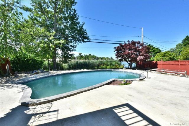 687 Golf Drive, North Woodmere, NY 11581