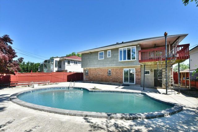 687 Golf Drive, North Woodmere, NY 11581