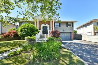 687 Golf Drive, North Woodmere, NY 11581