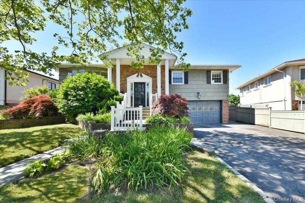 687 Golf Drive, North Woodmere, NY 11581