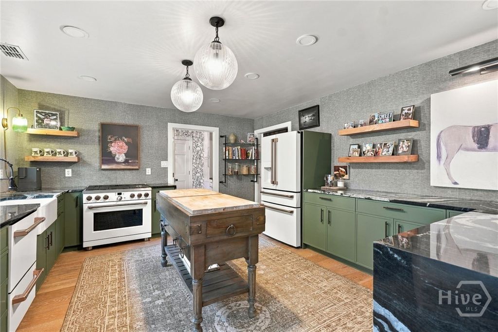 Image 15 of property listing at 3 Ward Lane, Savannah, GA 31411