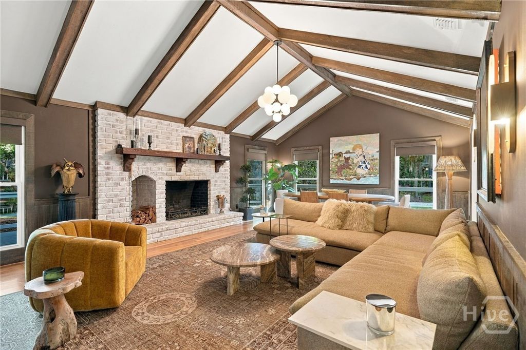 Image 6 of property listing at 3 Ward Lane, Savannah, GA 31411