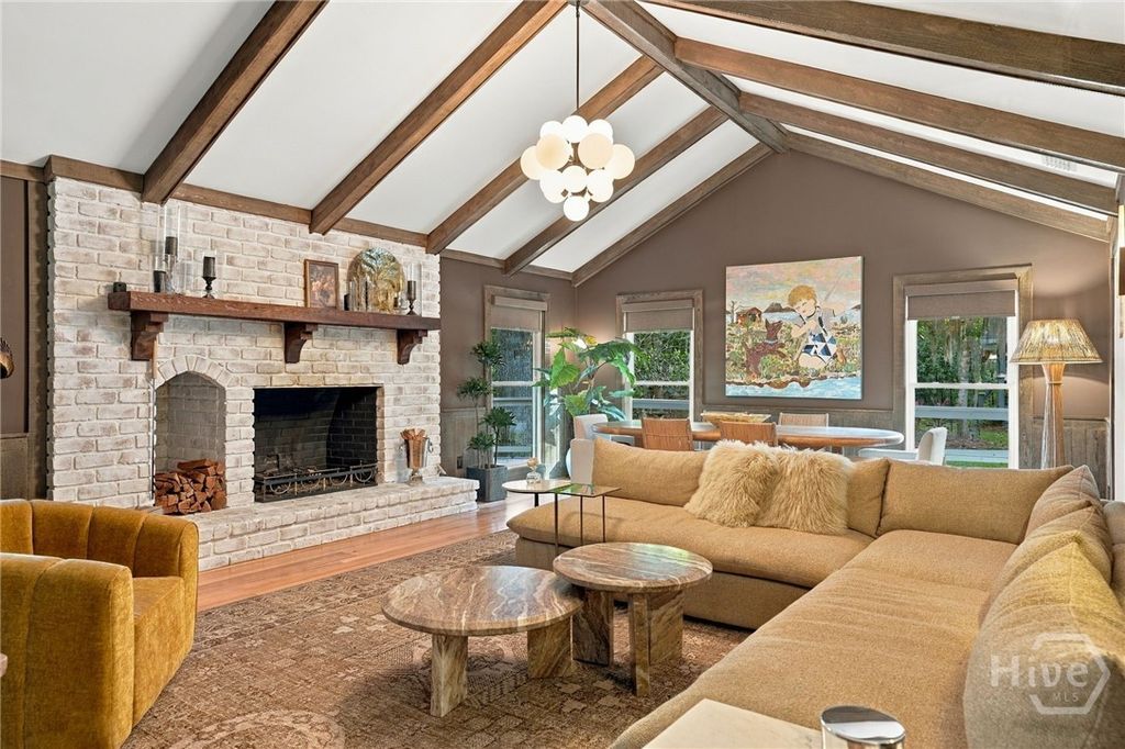 Image 7 of property listing at 3 Ward Lane, Savannah, GA 31411