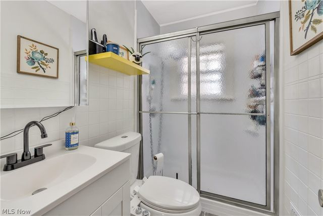 127 Roslyn Drive, Youngstown, OH 44505