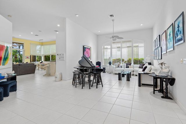 155 Esperanza Way, Palm Beach Gardens, FL 33418