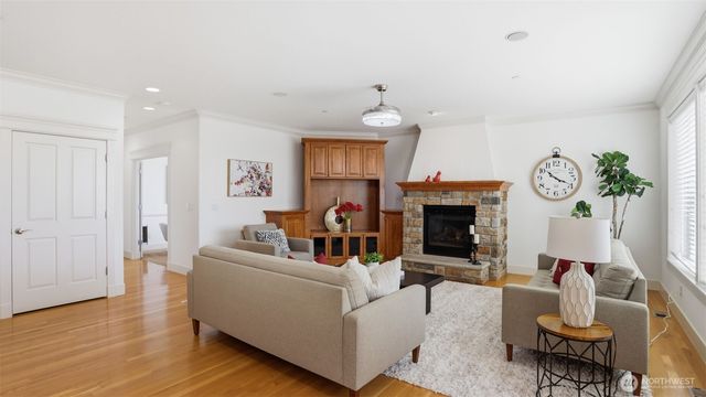 11935 SE 76th Street, Newcastle, WA 98056