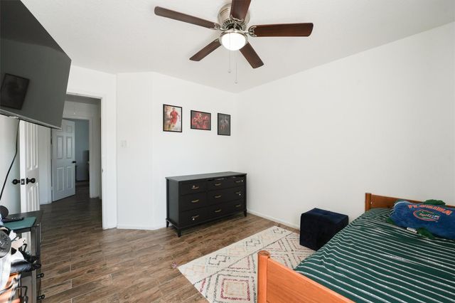 8311 Caraway Lake Circle, Baytown, TX 77521