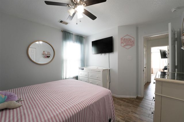 8311 Caraway Lake Circle, Baytown, TX 77521