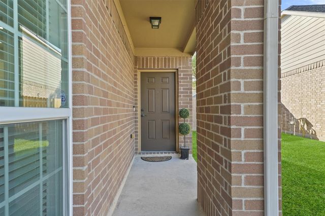8311 Caraway Lake Circle, Baytown, TX 77521