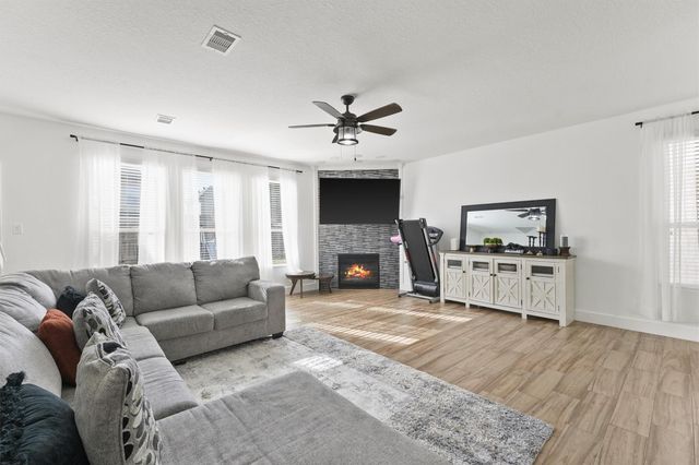 8311 Caraway Lake Circle, Baytown, TX 77521