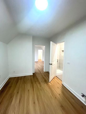 4317 S MAPLEWOOD Avenue, Chicago, IL 60632