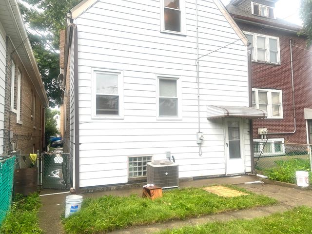 4317 S MAPLEWOOD Avenue, Chicago, IL 60632