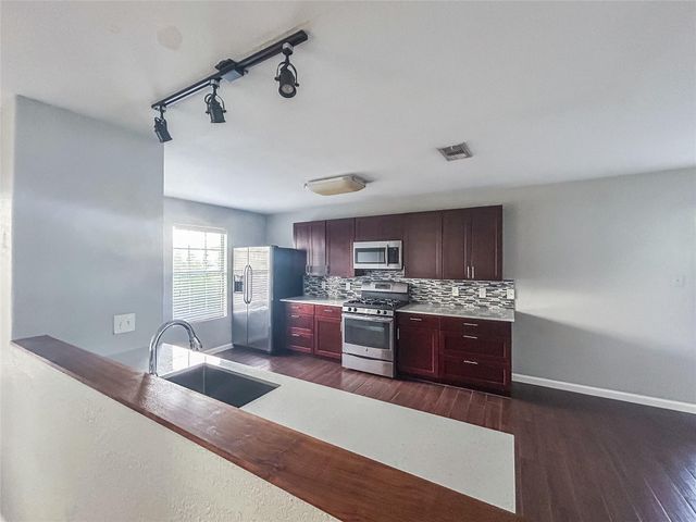 5700 Glen Meadow DR A, Austin, TX 78745