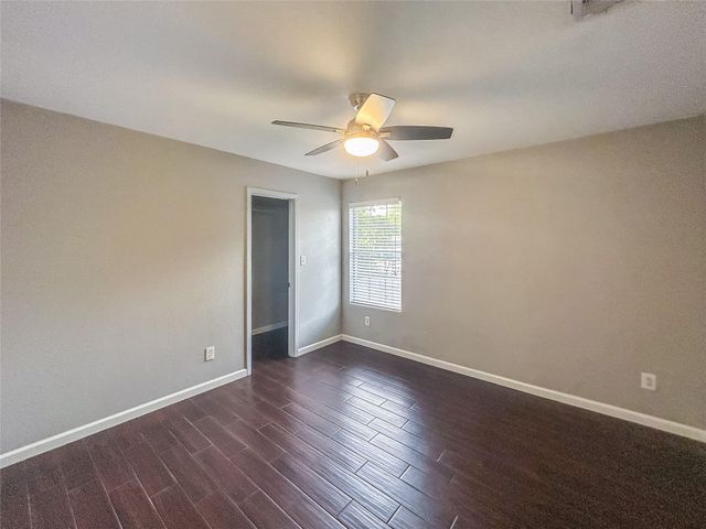 5700 Glen Meadow DR A, Austin, TX 78745