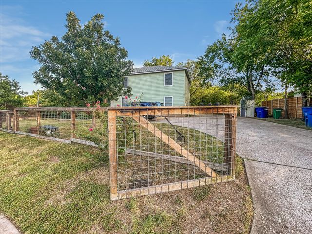5700 Glen Meadow DR A, Austin, TX 78745