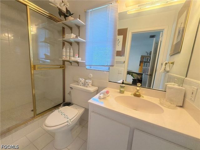 4914 SW 2nd PL, Cape Coral, FL 33914