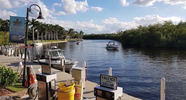 4914 SW 2nd PL, Cape Coral, FL 33914