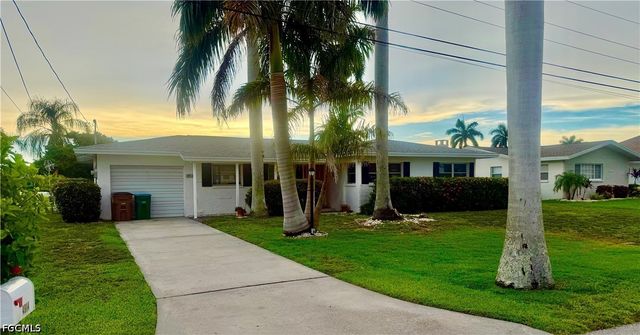 4914 SW 2nd PL, Cape Coral, FL 33914