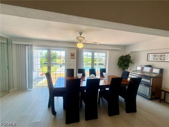 4914 SW 2nd PL, Cape Coral, FL 33914