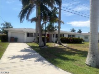 4914 SW 2nd PL, Cape Coral, FL 33914