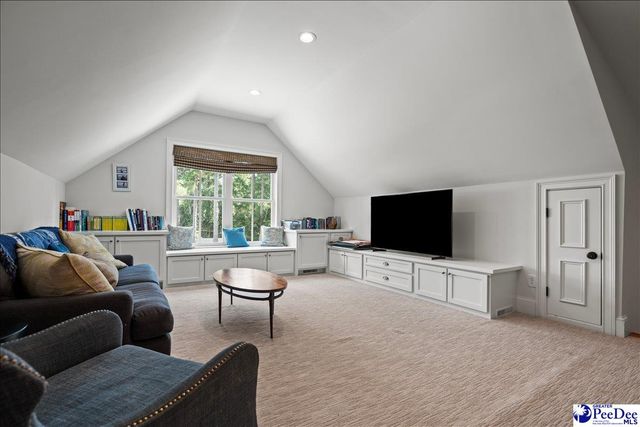 600 Ridgewood Dr, Florence, SC 29501