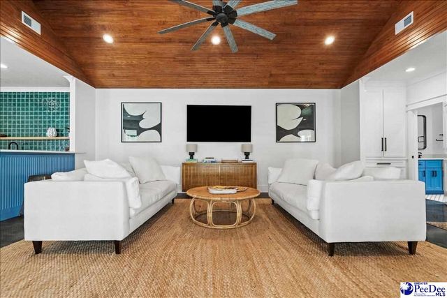 600 Ridgewood Dr, Florence, SC 29501