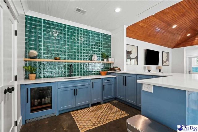 600 Ridgewood Dr, Florence, SC 29501