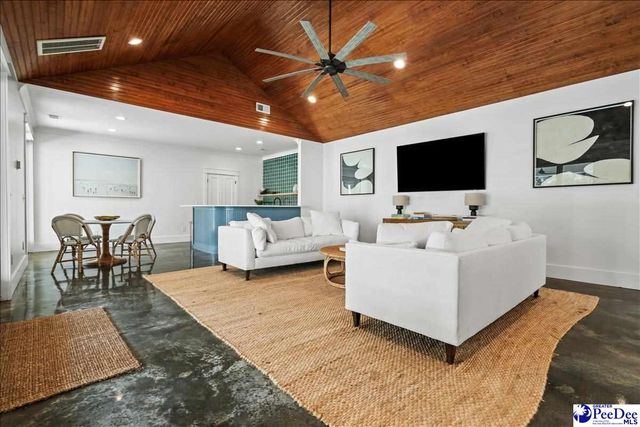 600 Ridgewood Dr, Florence, SC 29501