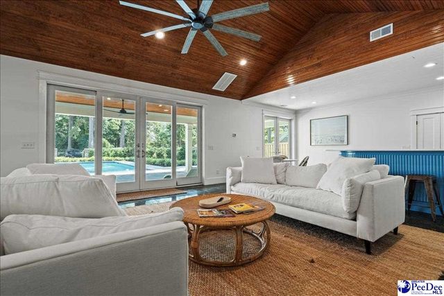 600 Ridgewood Dr, Florence, SC 29501