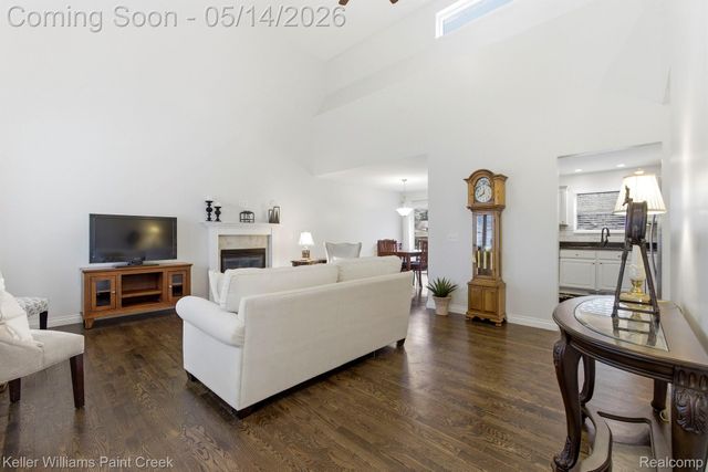 49 Melvin J Court, Oxford Village, MI 48371