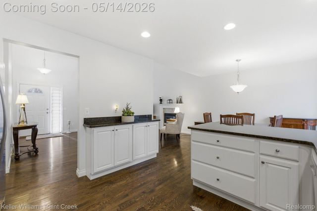 49 Melvin J Court, Oxford Village, MI 48371
