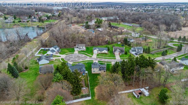 49 Melvin J Court, Oxford Village, MI 48371