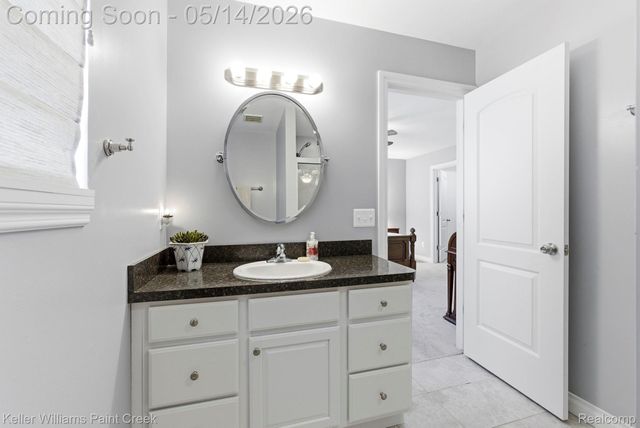 49 Melvin J Court, Oxford Village, MI 48371