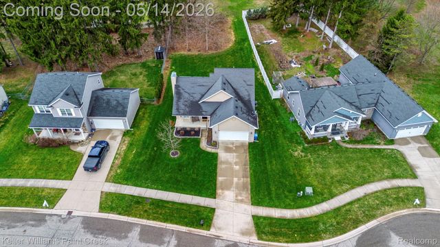 49 Melvin J Court, Oxford Village, MI 48371