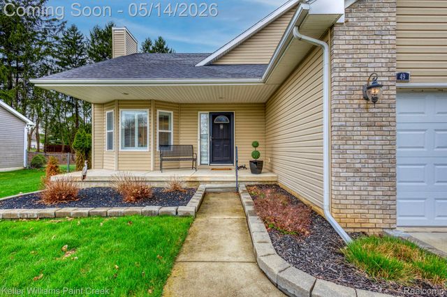 49 Melvin J Court, Oxford Village, MI 48371