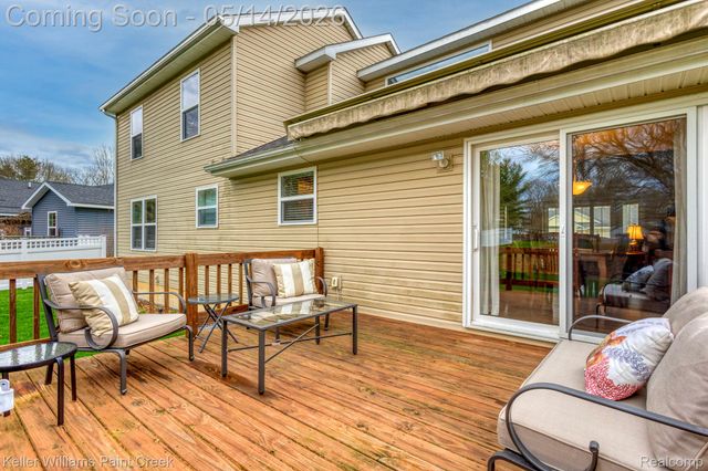 49 Melvin J Court, Oxford Village, MI 48371