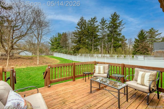 49 Melvin J Court, Oxford Village, MI 48371