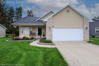 49 Melvin J Court, Oxford Village, MI 48371