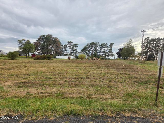 80 McBride Road, Halfmoon, NY 12065