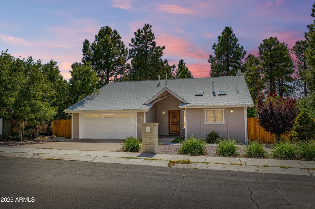 1535 E APPALACHIAN Road, Flagstaff, AZ 86004