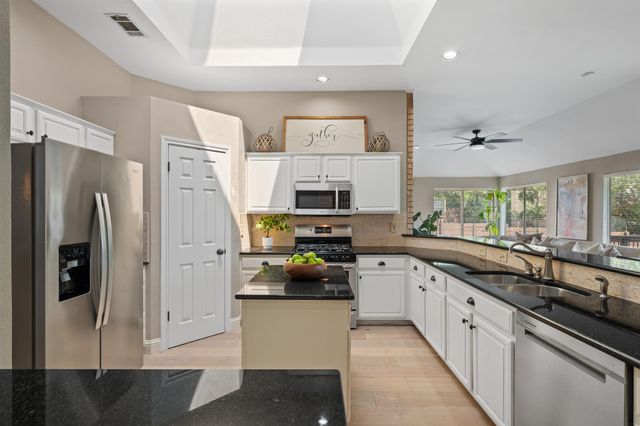 6104 Colina LN, Austin, TX 78759