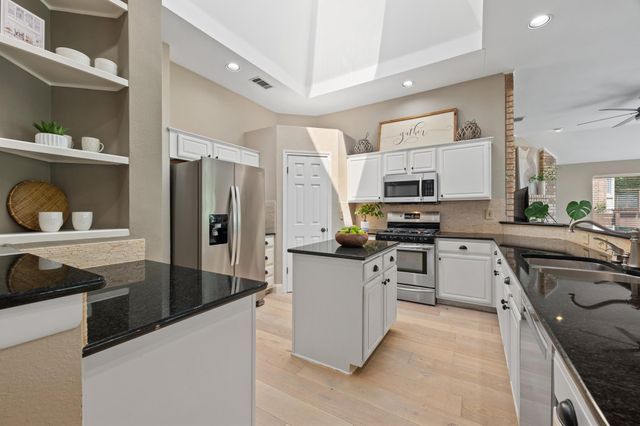 6104 Colina LN, Austin, TX 78759