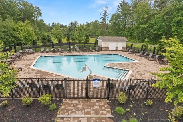 64 Pine Tree Dr 64, Methuen, MA 01844