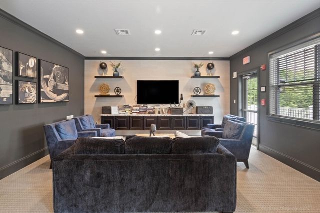 64 Pine Tree Dr 64, Methuen, MA 01844