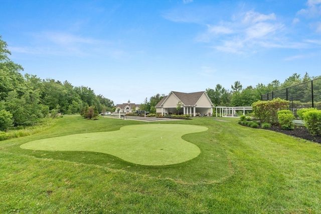 64 Pine Tree Dr 64, Methuen, MA 01844