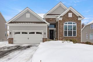 64 Pine Tree Dr 64, Methuen, MA 01844