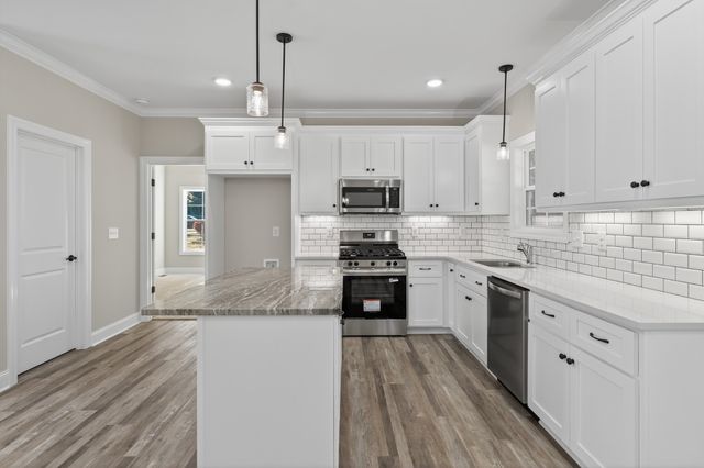 702 Meadow Rd, Mount Pleasant, TN 38474