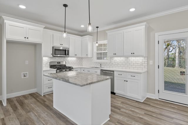 702 Meadow Rd, Mount Pleasant, TN 38474